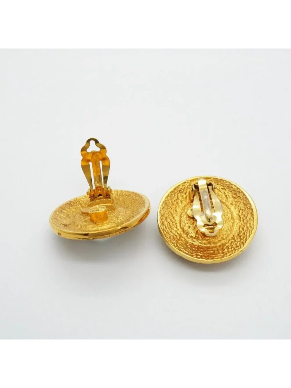 Chanel Earrings Vintage Round
